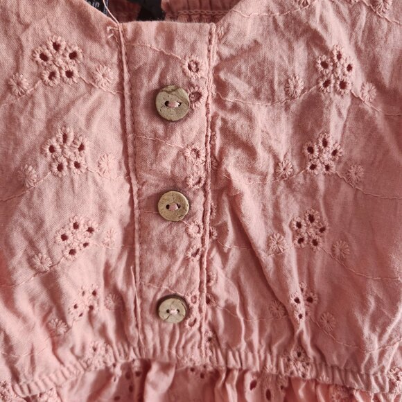 Cute pink top - Picture 3 of 4